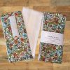 bandeau-soin-visage-bambou-motifs-fleurs-vertes-altelier-julac-ouvert Bandeau de soin visage en bambou motif fleurs vertes, présentation ouverte - Atelier Julac
