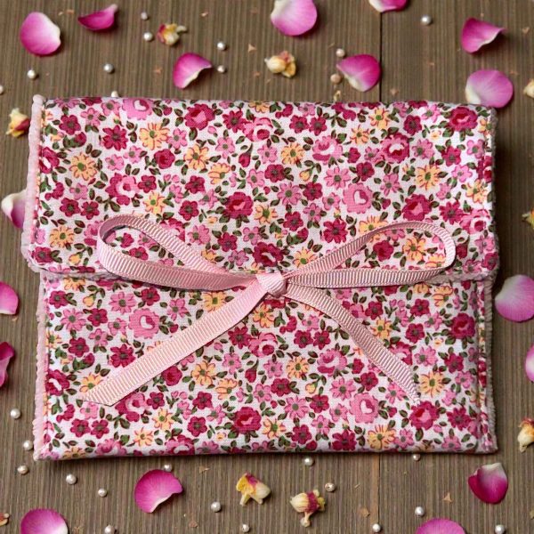 Pochette à savon coton fleuri rose éponge bambou – Atelier Julac Pochette à savon lavable en coton fleuri rose et éponge de bambou Atelier Julac