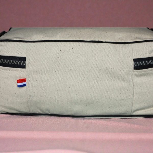 cube-rangement-valise-gros-plan Détail zip et finitions du cube de rangement valise - MOONLAC