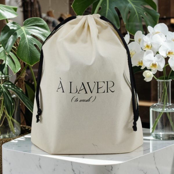 Sac de rangement sèche-cheveux en coton écru Grand sac à linge sale en coton écru imprimé À laver, cordon noir, MOONLAC chez Atelier Julac