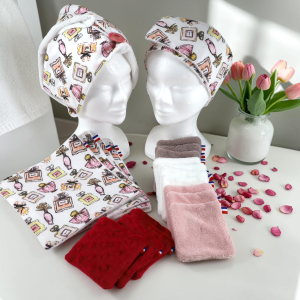 Kit zéro déchet salle de bain lavable Atelier Julac en viscose de bambou, motif flacons de parfum : serviette cheveux, bandeau, serviettes visage et cotons lavables