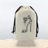 Sac à chaussures femme sandales Pieds nus en coton écru Sac à chaussures femme en coton écru imprimé sandale à talon Pieds nus, cordon noir, MOONLAC chez Atelier Julac