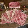 Essuie-tout lavables Noël chalet montagne lot et panière Lot de 7 essuie-tout lavables Noël rouges nordiques et beiges à flocons avec leur panière, cousus main par Atelier Julac