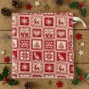 Essuie-tout lavables Noël chalet montagne rouge nordique pommes de pin Essuie-tout lavable Noël rouge motif nordique avec rennes, posé avec pommes de pin, houx et étoiles en bois, cousu main par Atelier Julac