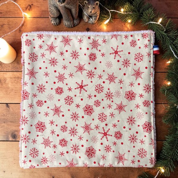 Serviette visage bambou beige flocons de neige Noël montagne Serviette visage lavable Noël montagne beige à flocons de neige rouges, Atelier Julac